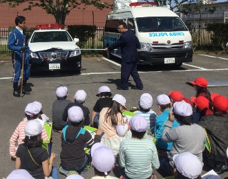 4年生警察署見学
